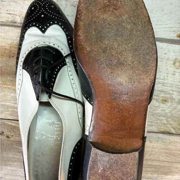 Classic Black and White Leather Oxfords - Picture 3 of 3